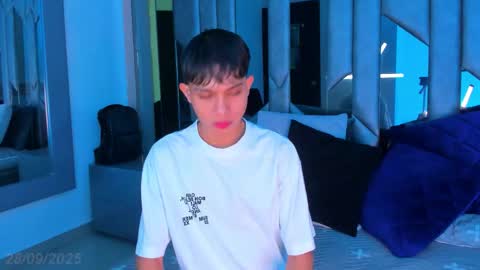 Snapshot of sebax_00 chatting on September 2025 03:50:02 PM Sebastian online show from September 2025 03:50:02 PM