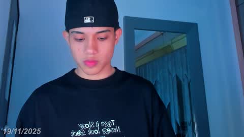 Snapshot of sebax_00 chatting on November 2025 08:31:01 PM Sebastian online show from November 2025 08:31:01 PM