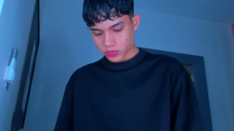 Snapshot of sebax_00 chatting on November 2025 09:05:02 PM Sebastian online show from November 2025 09:05:02 PM