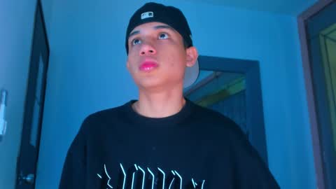 Snapshot of sebax_00 chatting on November 2025 08:24:02 PM Sebastian online show from November 2025 08:24:02 PM