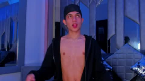 Sebastian online show from May 2026 04:52:02 AM