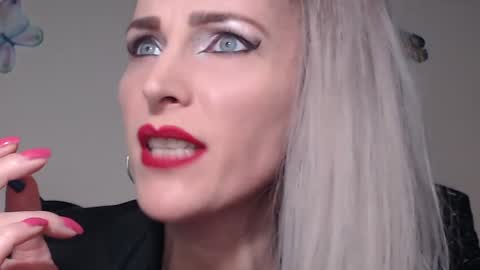 Emily online show from January 2025 09:18:02 PM