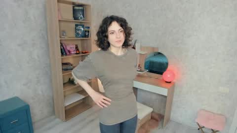 Mia online show from May 2026 09:50:02 AM