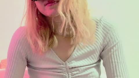 Anni online show from December 2024 10:41:01 AM