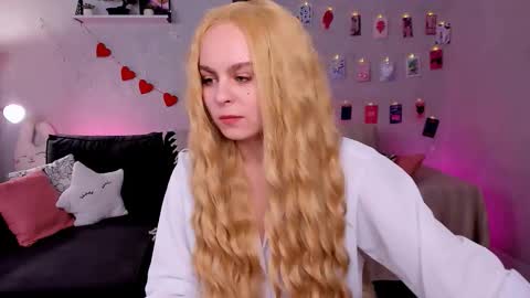 Snapshot of secretblush chatting on March 2026 08:53:01 AM Vivien online show from March 2026 08:53:01 AM