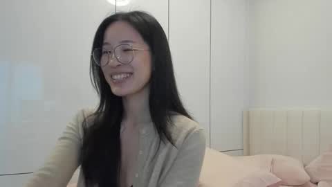 Angela online show from October 2025 12:36:01 AM