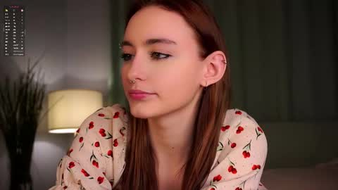 Snapshot of secrethustle chatting on January 2026 11:26:01 AM Lily online show from January 2026 11:26:01 AM