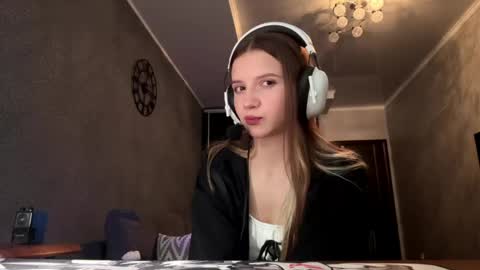 Nika online show from April 2026 12:07:01 PM