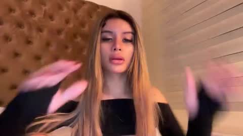 Snapshot of secrets_bae chatting on October 2025 07:36:02 PM secrets_bae online show from October 2025 07:36:02 PM