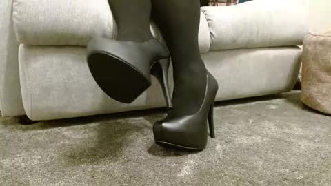 Snapshot of secretshoes chatting on February 2026 07:32:01 PM Secret Shoes online show from February 2026 07:32:01 PM