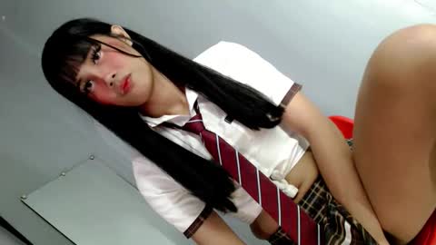 YU RI online show from November 2025 06:08:02 AM