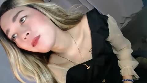 Snapshot of seducing_angela chatting on September 2025 11:38:01 PM seducing_angela online show from September 2025 11:38:01 PM