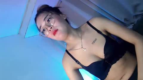Snapshot of seducing_angela chatting on September 2025 11:43:01 PM seducing_angela online show from September 2025 11:43:01 PM