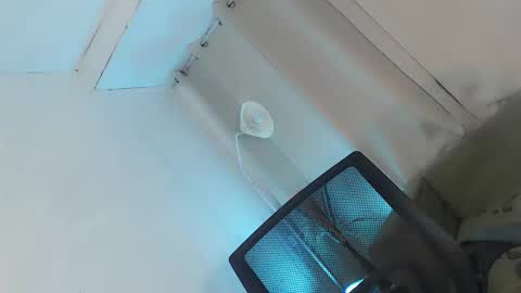 Snapshot of seducing_angela chatting on October 2025 12:43:01 AM seducing_angela online show from October 2025 12:43:01 AM