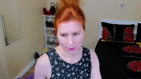 seductive_foxy_ online show from April 2026 11:57:01 AM