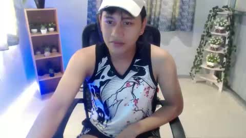 Snapshot of seductivee_bigcock chatting on October 2025 07:22:01 AM John online show from October 2025 07:22:01 AM