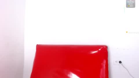 Estefany online show from April 2026 07:19:01 PM