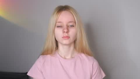Snapshot of seebunny chatting on June 2026 04:07:02 PM See Its honey bunny im Lana online show from June 2026 04:07:02 PM
