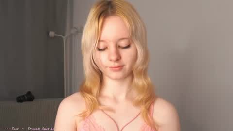 Snapshot of seebunny chatting on July 2026 04:23:01 PM See Its honey bunny im Lana online show from July 2026 04:23:01 PM