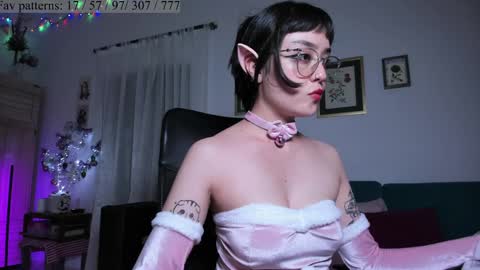 Snapshot of segismunda chatting on December 2024 10:05:01 PM Luciana online show from December 2024 10:05:01 PM