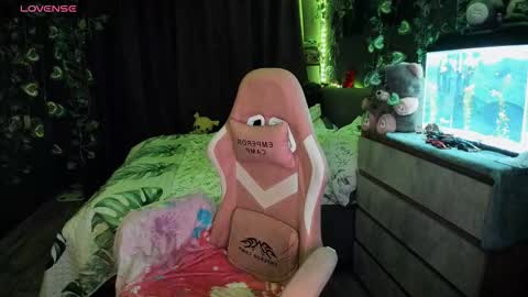 Snapshot of selby_paine chatting on November 2025 04:19:02 PM Selby online show from November 2025 04:19:02 PM