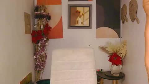 selena_fox2000 online show from December 2025 12:48:01 AM
