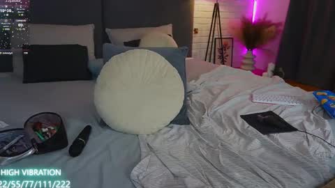 Selena Lily online show from February 2025 04:13:02 PM