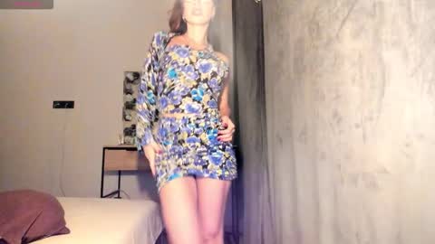 Selena online show from November 2025 03:39:01 PM