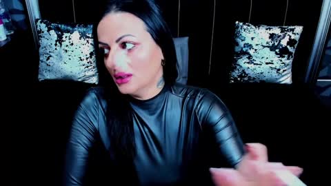 Selene online show from December 2024 05:42:02 AM