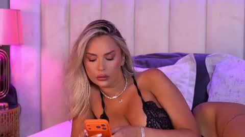 Selena online show from June 2026 07:33:02 AM