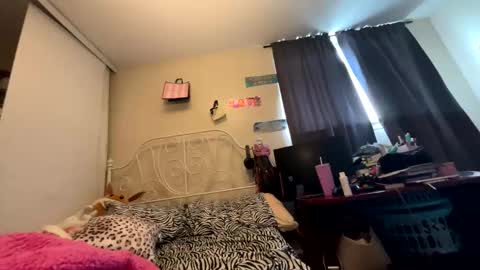 Snapshot of selenaprincess2 chatting on November 2025 04:43:02 PM selenaprincess2 online show from November 2025 04:43:02 PM