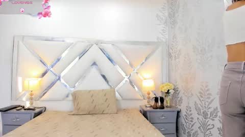 Snapshot of selenareyess chatting on December 2025 12:36:02 PM Selena reyess online show from December 2025 12:36:02 PM