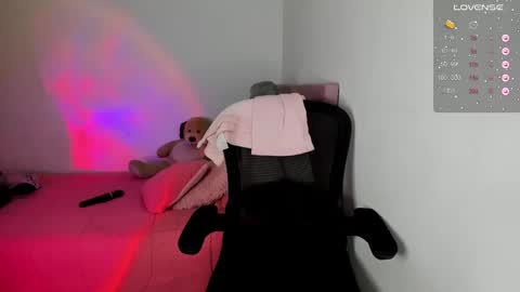 Snapshot of selene_e chatting on January 2025 10:41:02 PM Karol. online show from January 2025 10:41:02 PM