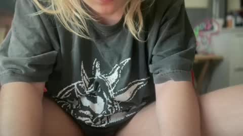 Selene online show from February 2025 05:07:01 PM