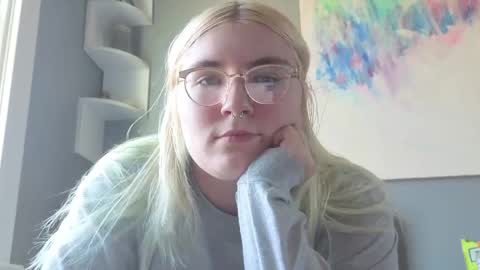 Selene online show from March 2026 06:41:01 PM