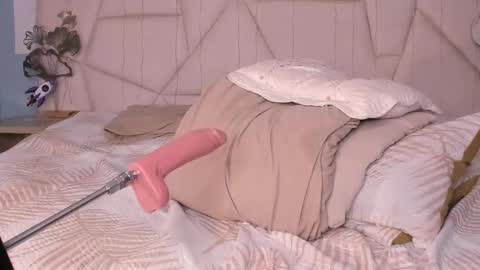 Selenee online show from February 2025 06:34:02 PM