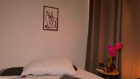 Selene Nova online show from May 2026 04:37:02 PM