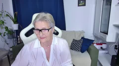 Selenna online show from April 2026 04:57:02 PM