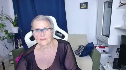 Selenna online show from April 2026 05:28:01 PM