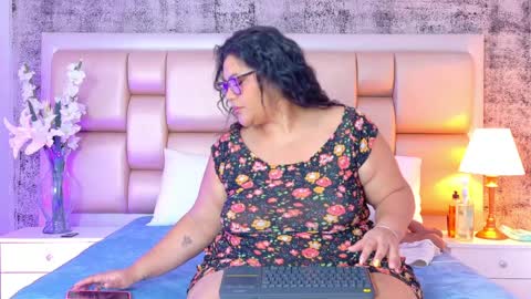 Selenna Cooper online show from April 2026 12:05:02 PM