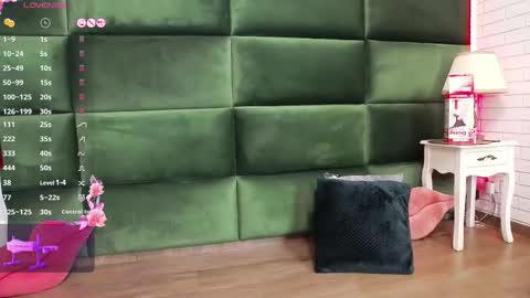 Selen online show from September 2025 04:16:01 AM