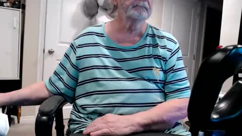 Snapshot of selkie2s chatting on April 2026 01:25:01 AM selkie2s online show from April 2026 01:25:01 AM