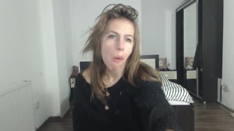 Snapshot of sellena_angels chatting on January 2025 08:57:02 AM sellena_angels online show from January 2025 08:57:02 AM