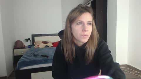 Snapshot of sellena_angels chatting on February 2025 08:38:01 AM sellena_angels online show from February 2025 08:38:01 AM