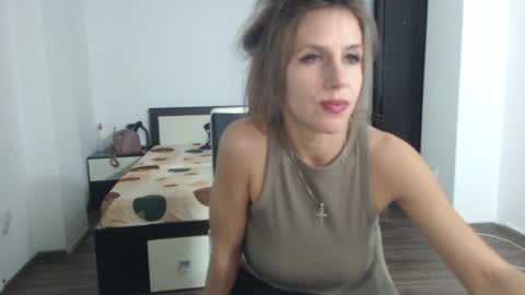 Snapshot of sellena_angels chatting on March 2025 07:31:02 PM sellena_angels online show from March 2025 07:31:02 PM