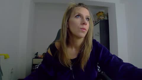 Snapshot of sellena_angels chatting on February 2026 02:59:02 PM sellena_angels online show from February 2026 02:59:02 PM