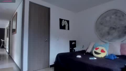 Selyn online show from March 2026 06:02:01 PM