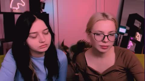 Snapshot of sendi_cais chatting on November 2025 09:41:02 AM Sendi online show from November 2025 09:41:02 AM