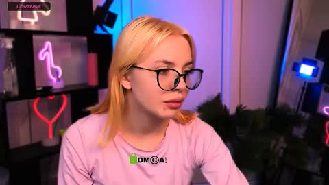 Snapshot of sendi_cais chatting on December 2025 12:33:02 PM Sendi online show from December 2025 12:33:02 PM