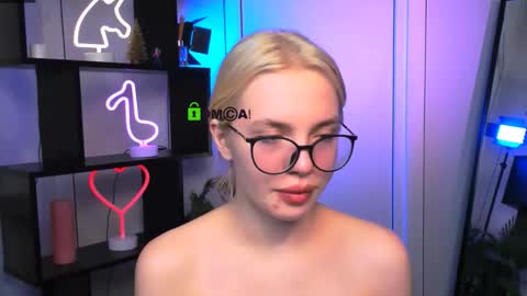 Snapshot of sendi_cais chatting on December 2025 05:59:02 AM Sendi online show from December 2025 05:59:02 AM